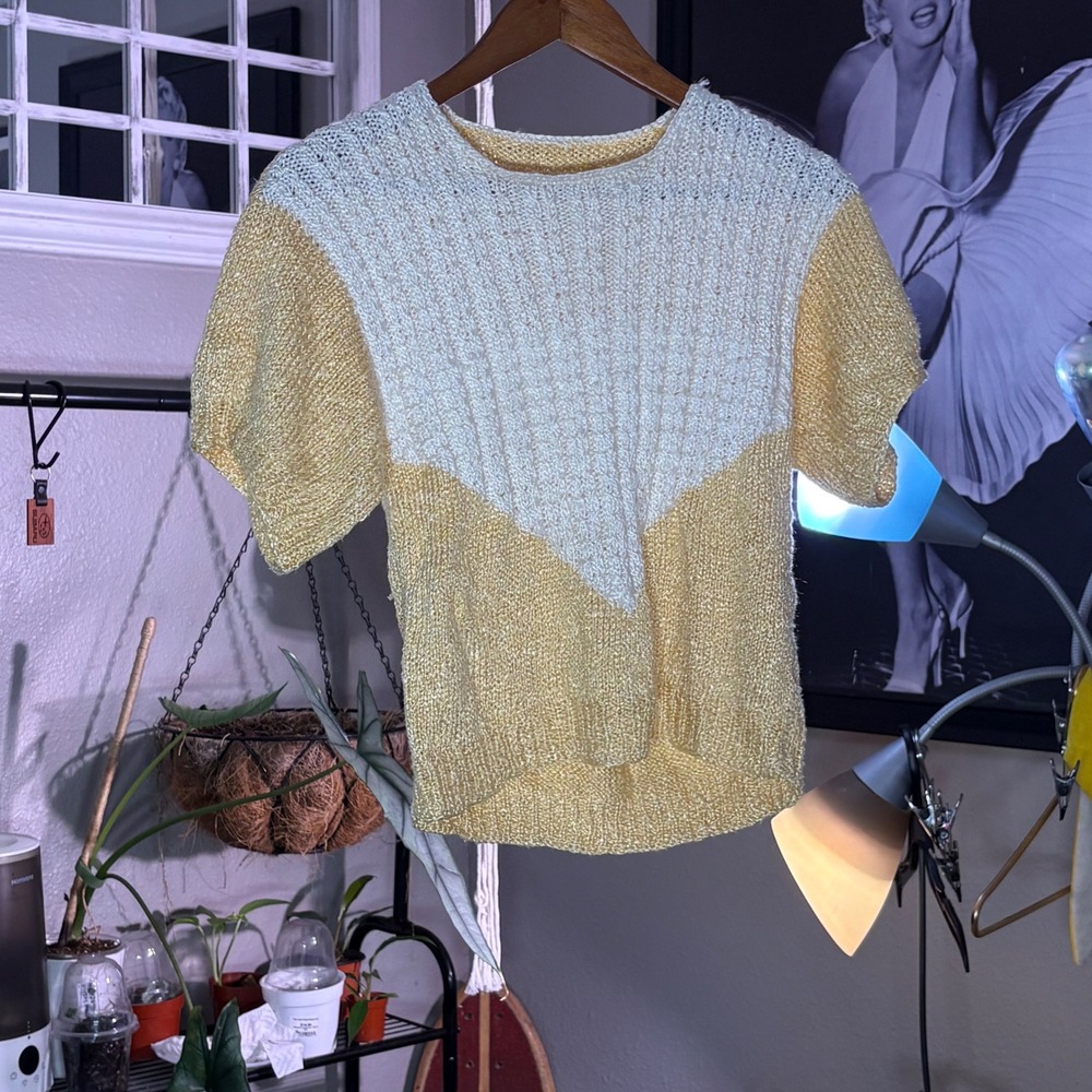 Unbranded Short Sleeve‎ Knit Sweater Women small Yellow Excellent Chevron Top
